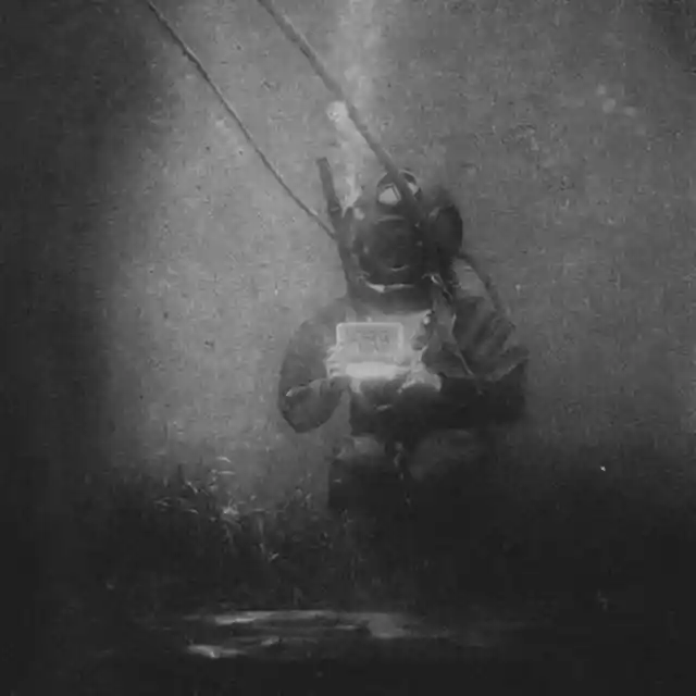 #14. The First Photo Undersea