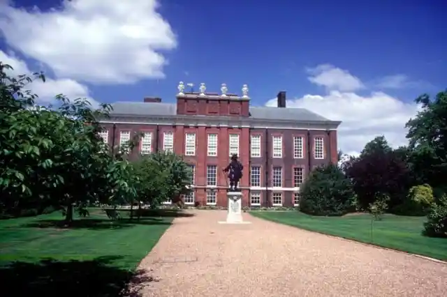 #5. She Redecorated Kensington Palace for him
