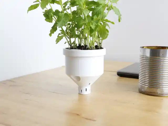 #22. Self-Watering Planter