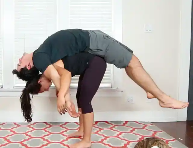 Partner Yoga Poses To Strengthen Your Relationship