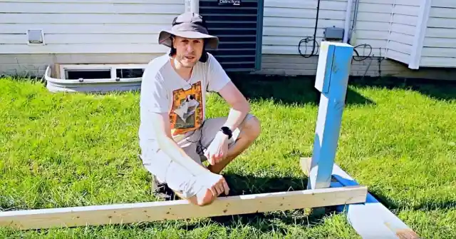 He Watched His Neighbor Expand Into His Yard For Years, But He Finally Got His Revenge