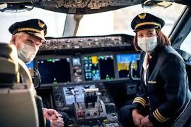 How Many Pilots Board On A Plane?