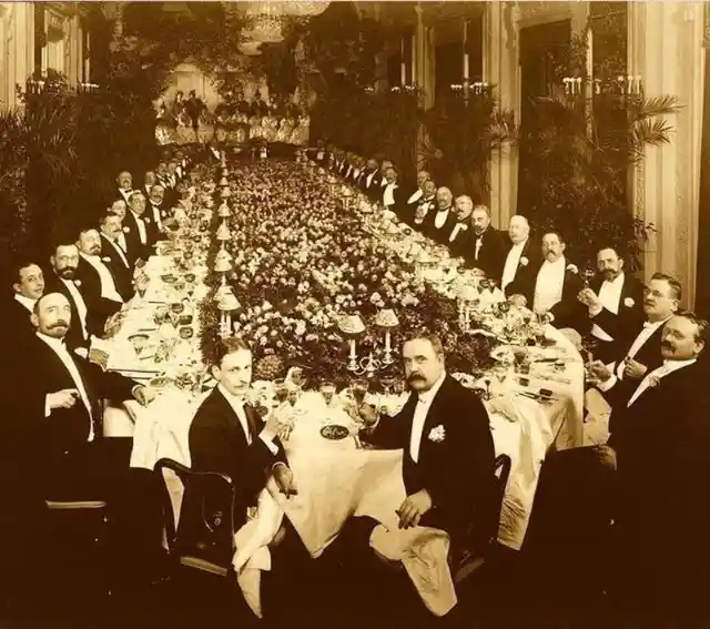 Dinner Party At The Hotel Astor In 1904