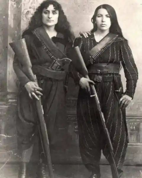 Female Fighters, 1895