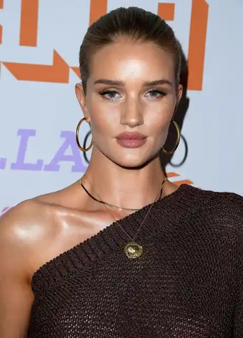 #6. Rosie Huntington-Whiteley’s Special Mask