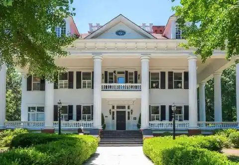 #7. The Gone With The Wind House