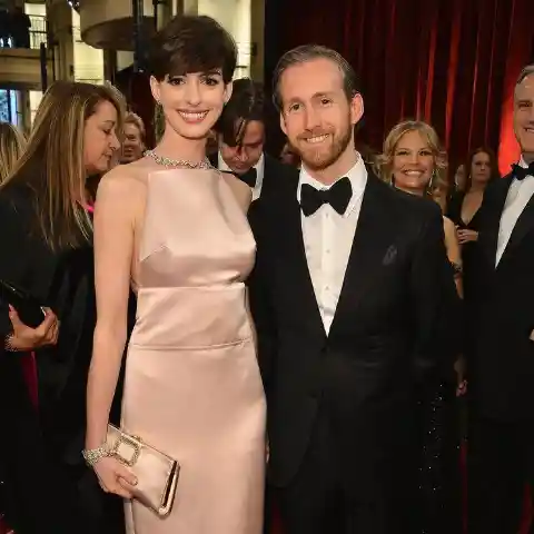 #4. Anne Hathaway & Adam Shulman