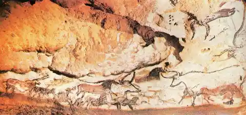 #16. Lascaux Caves, France